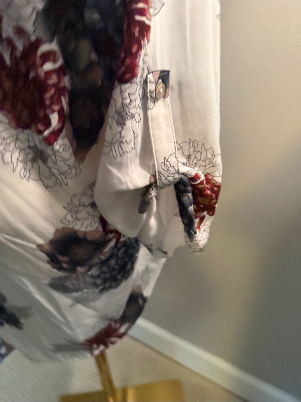 Daniel Rainn White Tunic Top with Red & Gray Floral Print - Picture 4 of 4